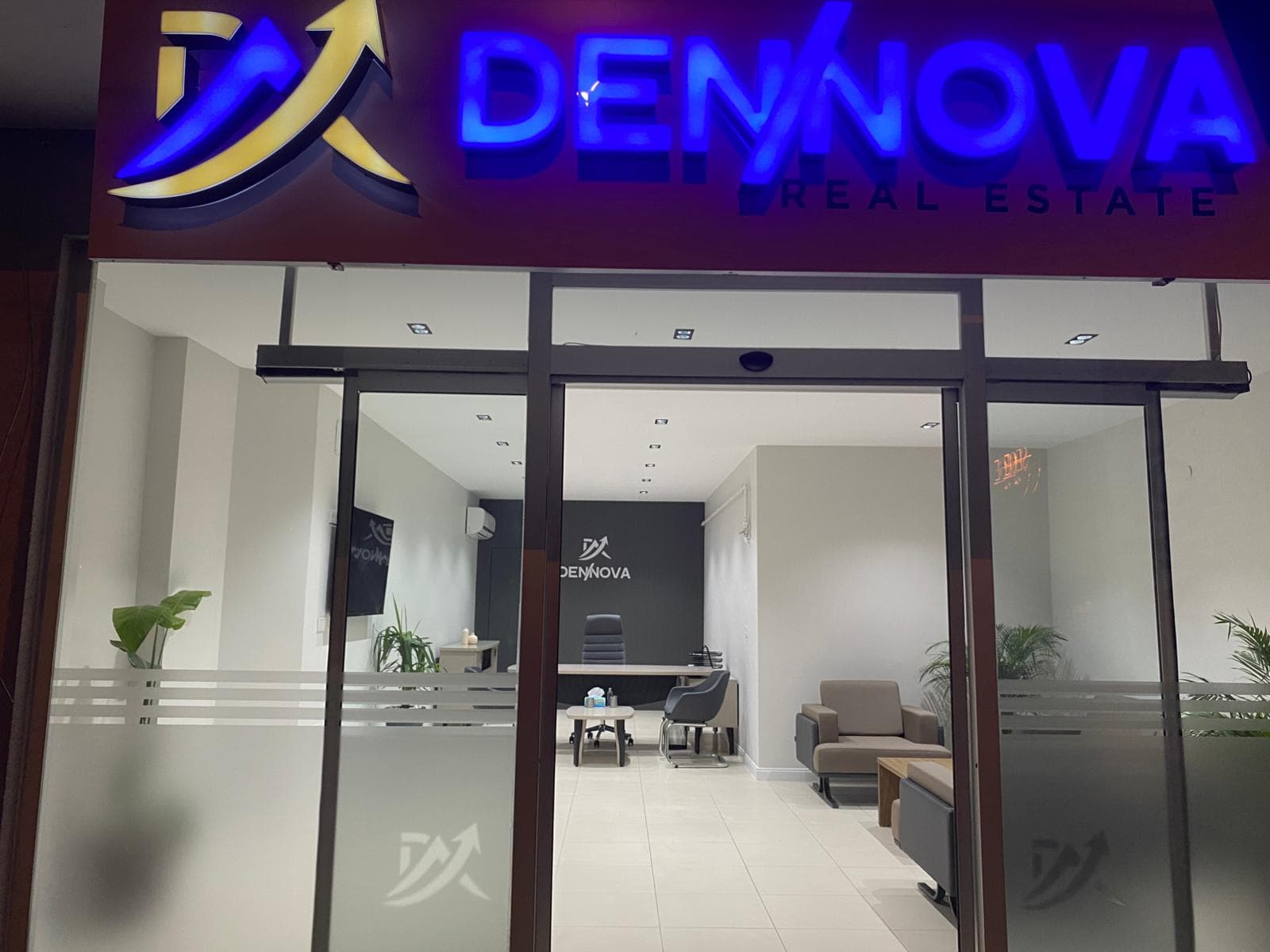 Dennova Gayrimenkul ofis fotoğrafı